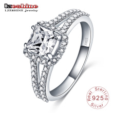 Bague de fiançailles en zircon carré en argent sterling 925 (SRI0004-B)